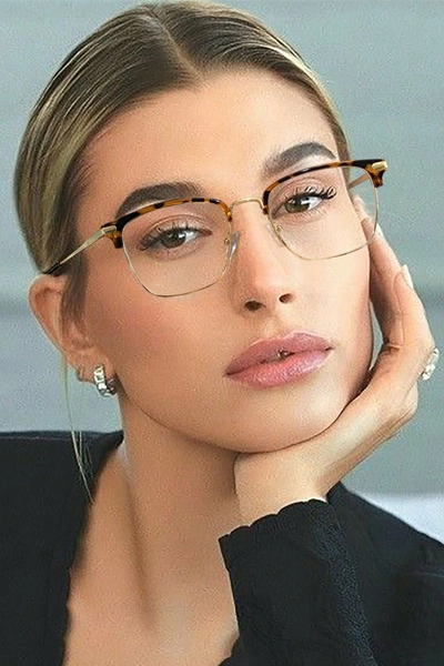 عینک مناسب صورت بیضی